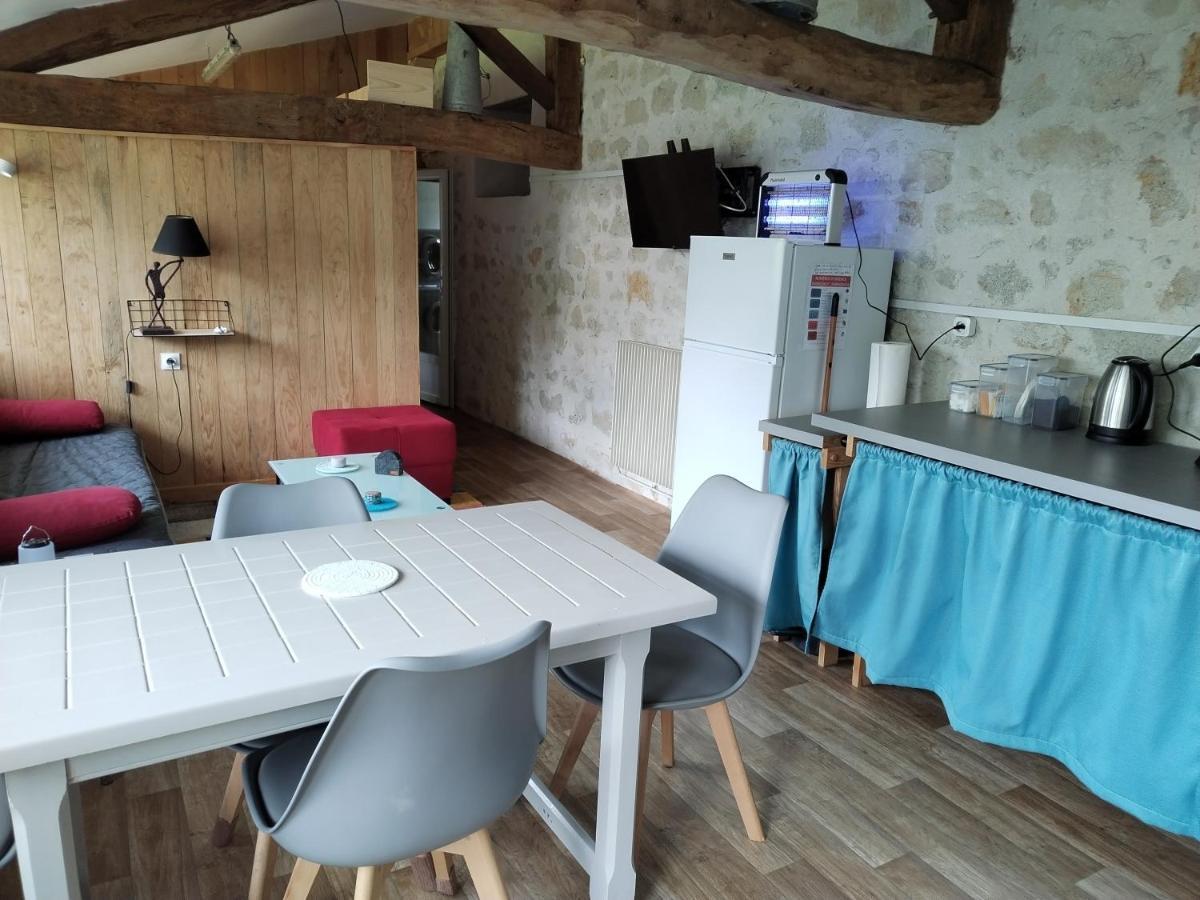 Chambre 2 A 4 Pers Gite Du Gardoir Boresse-et-Martron Buitenkant foto